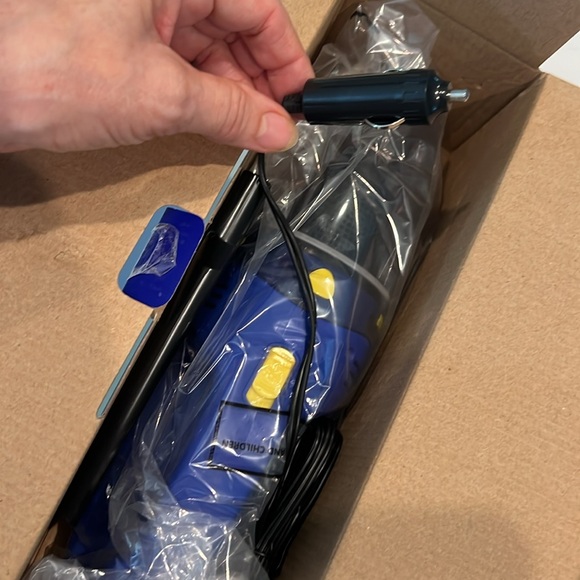 High-powered Compact Car Vacuum using Car plug! - Picture 6 of 6